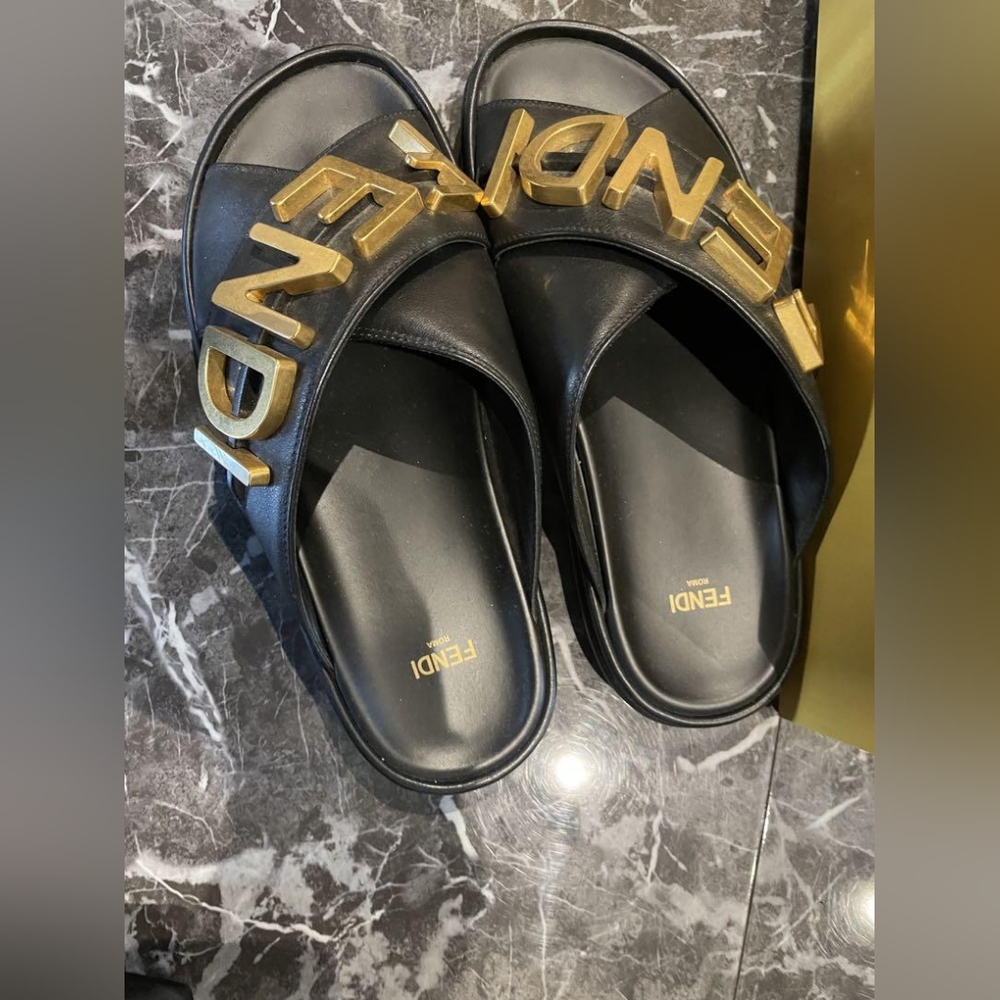 Fendi Logo Sandals - Picture 2 of 10